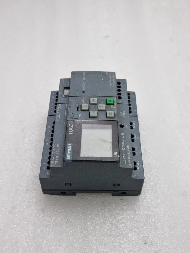 SIEMENS 6ED1052-1MD00-0BA8 LOGO 12/24RCE WITH 6ED1055-1MB00-0BA2 MODULE 12/24VDC